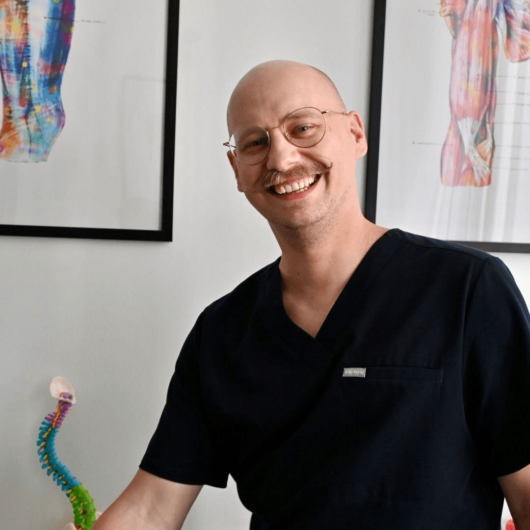 Łukasz Dobrogowski, fizjoterapeuta i osteopata w gabinecie dobro. w Kielcach